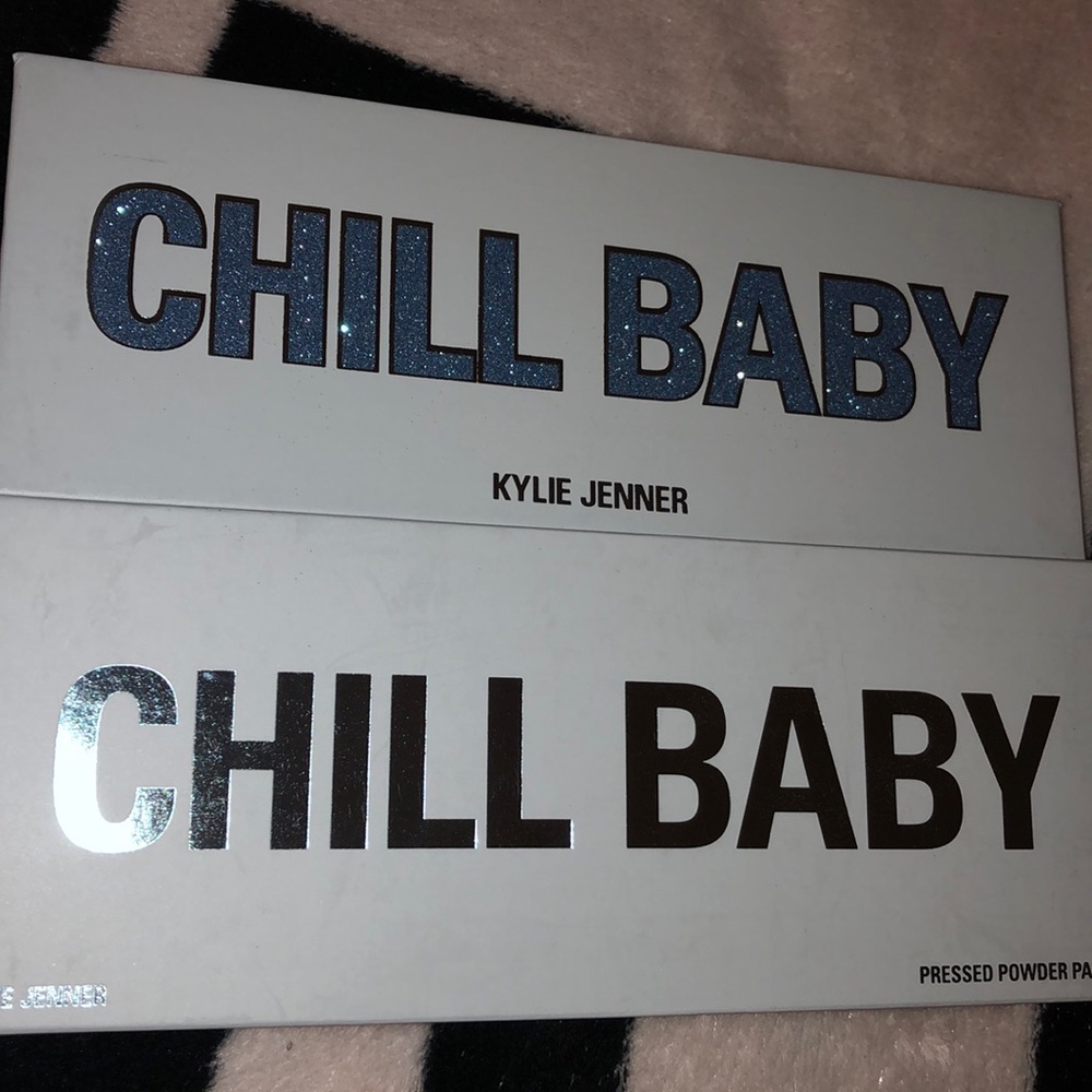Kylie Cosmetics Chill Baby Holiday Palette